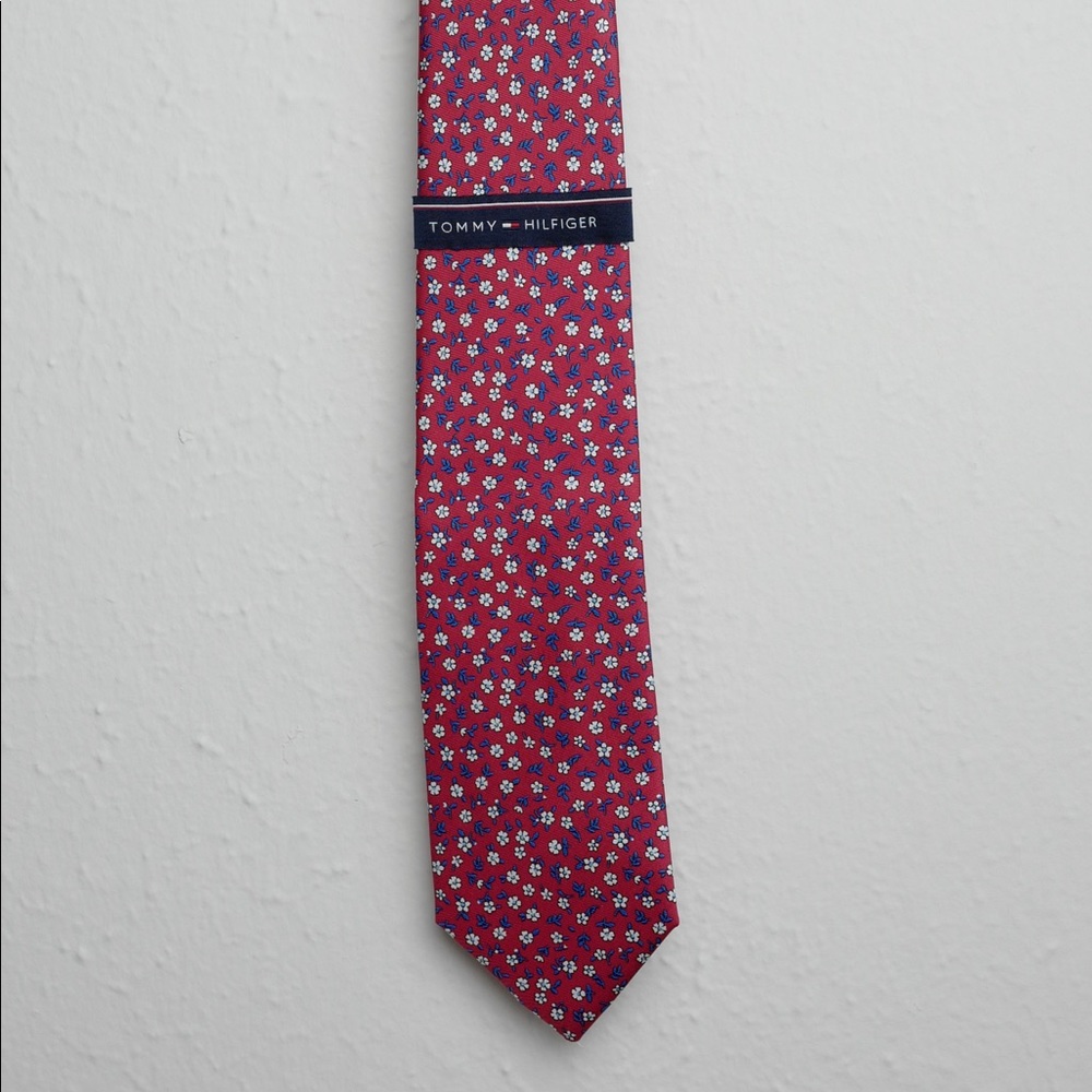 ‼️ Tommy Hilfiger floral tie ‼️